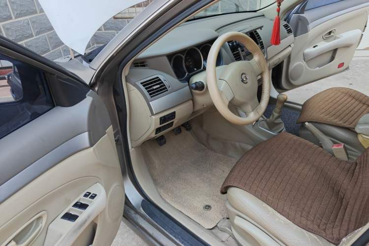 Used Nissan Sylphy 2012 Classic 1.6XE Manual Comfort Edition Driver Seat