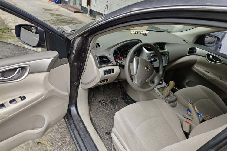 Used Nissan Sylphy 2012 1.6XE Manual Comfort Edition Driver Seat