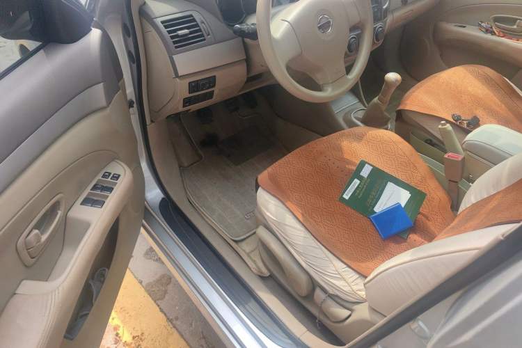 Used Nissan Sylphy 2012 Classic 1.6XE Manual Comfort Edition Driver Seat