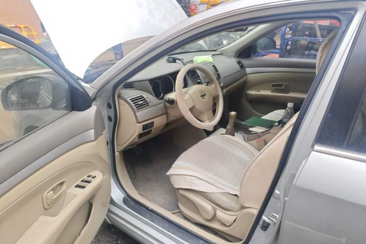 Used Nissan Sylphy 2012 Classic 1.6XE Manual Comfort Edition Driver Seat