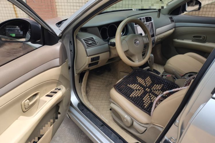 Used Nissan Sylphy 2012 Classic 1.6XE Automatic Comfort Edition Driver Seat