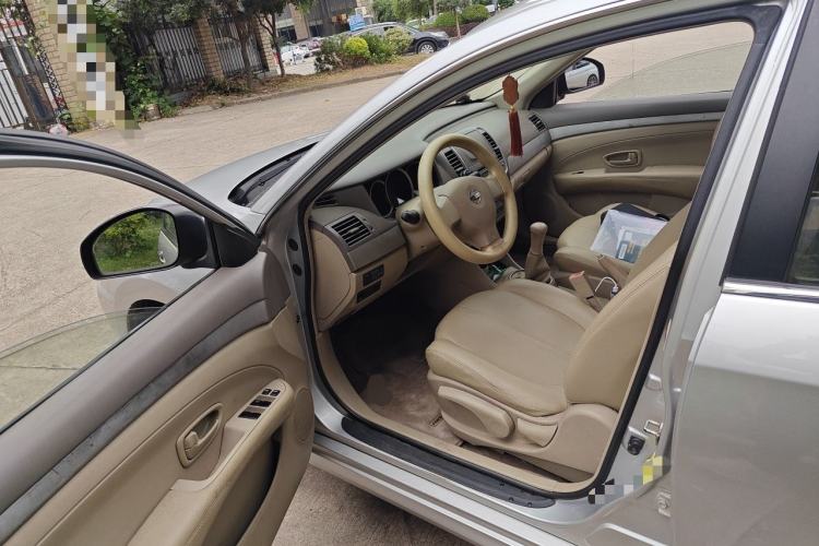 Used Nissan Sylphy 2012 Classic 1.6XE Manual Comfort Edition Driver Seat