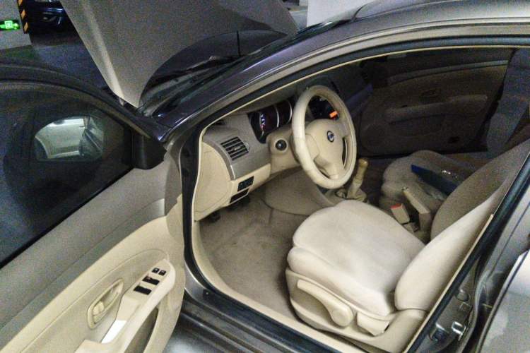 Used Nissan Sylphy 2012 Classic 1.6XE Manual Comfort Edition Driver Seat