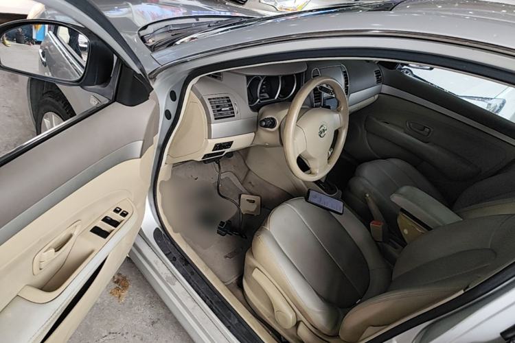 Used Nissan Sylphy 2012 Classic 1.6XE Automatic Comfort Edition Driver Seat
