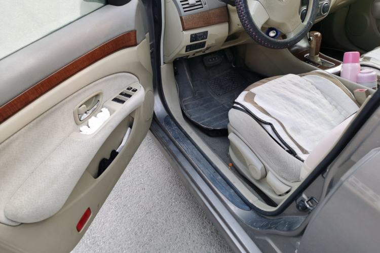 Used Nissan Sylphy 2012 Classic 1.6XE Automatic Comfort Edition Driver Seat