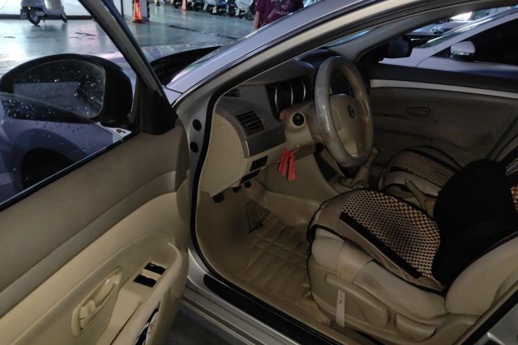Used Nissan Sylphy 2012 Classic 1.6XE Manual Comfort Edition Driver Seat