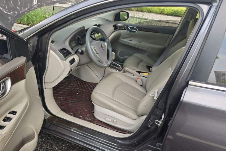 Used Nissan Sylphy 2012 1.6 XL CVT Luxury Edition Driver Seat