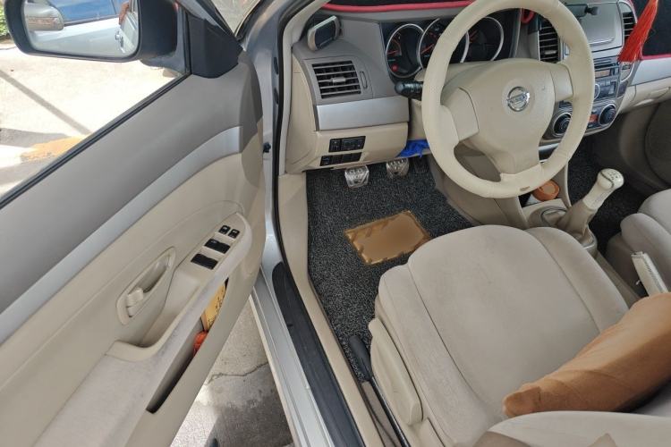 Used Nissan Sylphy 2012 Classic 1.6XE Manual Comfort Edition Driver Seat