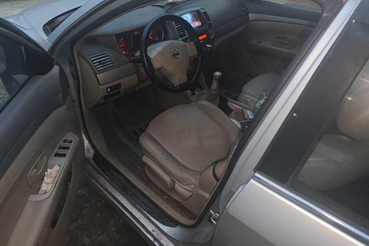 Used Nissan Sylphy 2012 Classic 1.6XE Manual Comfort Edition Driver Seat