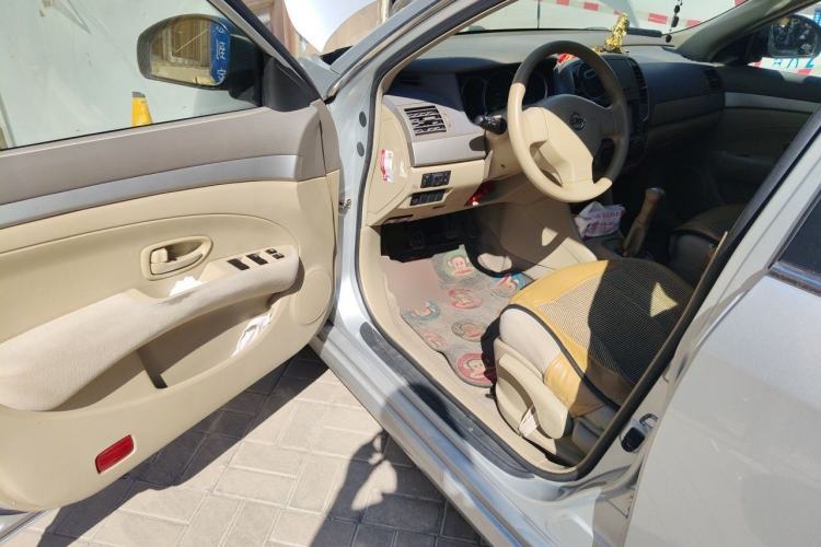 Used Nissan Sylphy 2012 Classic 1.6XE Manual Comfort Edition Driver Seat