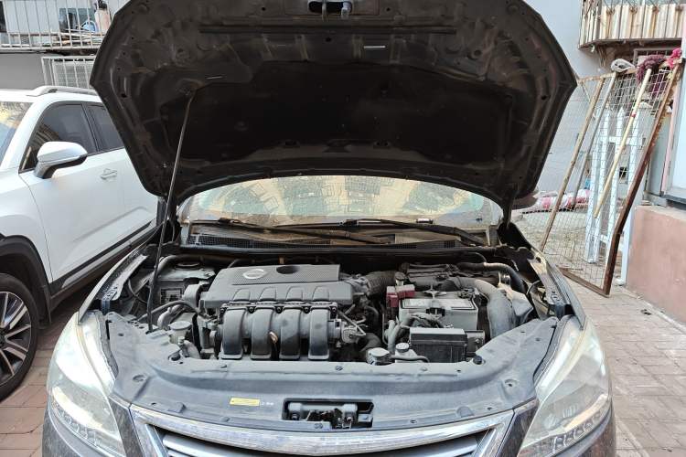 Used Nissan Sylphy 2012 1.8XL CVT Luxury Edition Engine Bay