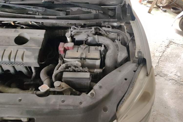 Used Nissan Sylphy 2012 1.6 XL Manual Luxury Edition Engine Bay Left