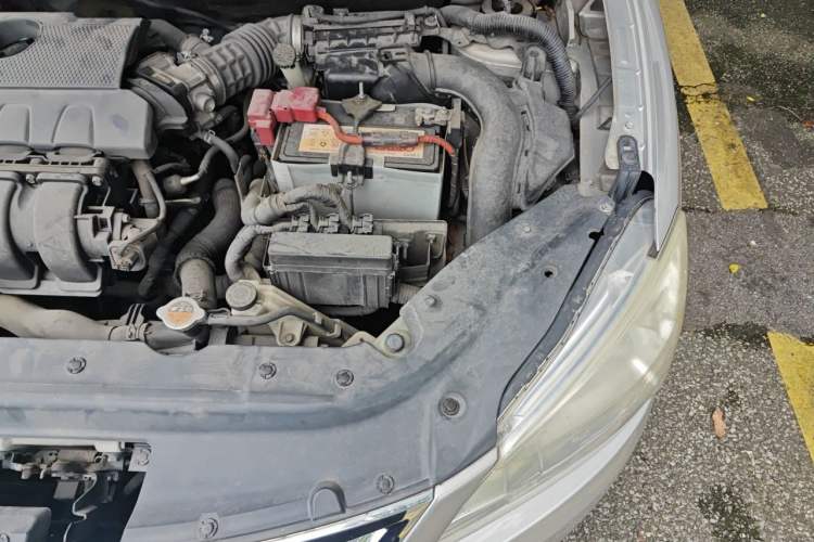 Used Nissan Sylphy 2012 1.8XL CVT Luxury Edition Engine Bay Left