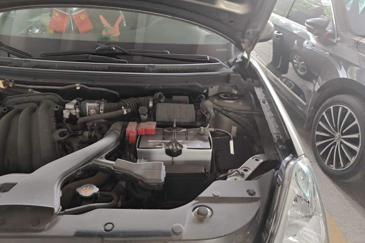 Used Nissan Sylphy 2012 Classic 1.6XE Manual Comfort Edition Engine Bay Left