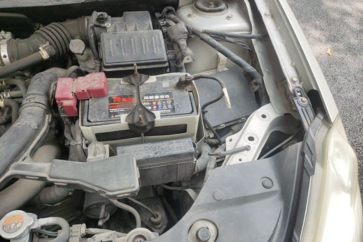 Used Nissan Sylphy 2012 Classic 1.6XE Automatic Comfort Edition Engine Bay Left
