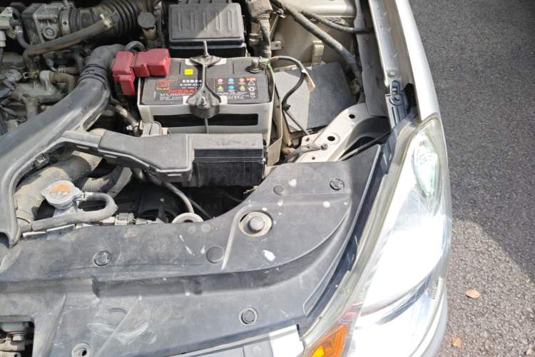 Used Nissan Sylphy 2012 Classic 1.6XE Automatic Comfort Edition Engine Bay Left