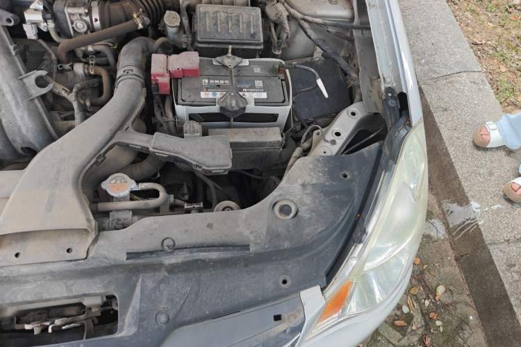 Used Nissan Sylphy 2012 Classic 1.6XE Automatic Comfort Edition Engine Bay Left
