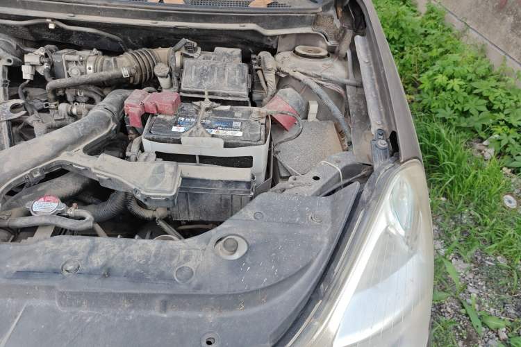 Used Nissan Sylphy 2012 Classic 1.6XE Automatic Comfort Edition Engine Bay Left