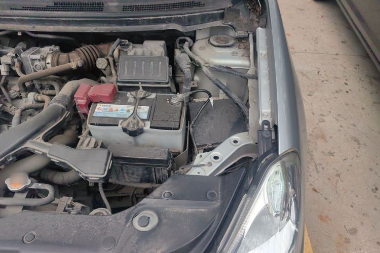 Used Nissan Sylphy 2012 Classic 1.6XE Manual Comfort Edition Engine Bay Left