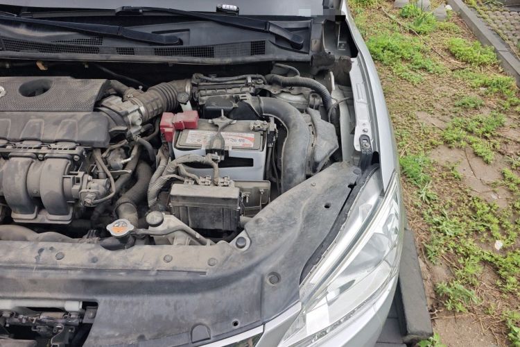 Used Nissan Sylphy 2012 1.8XL CVT Luxury Edition Engine Bay Left
