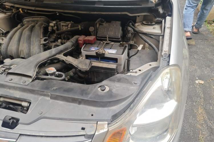 Used Nissan Sylphy 2012 Classic 1.6XE Manual Comfort Edition Engine Bay Left
