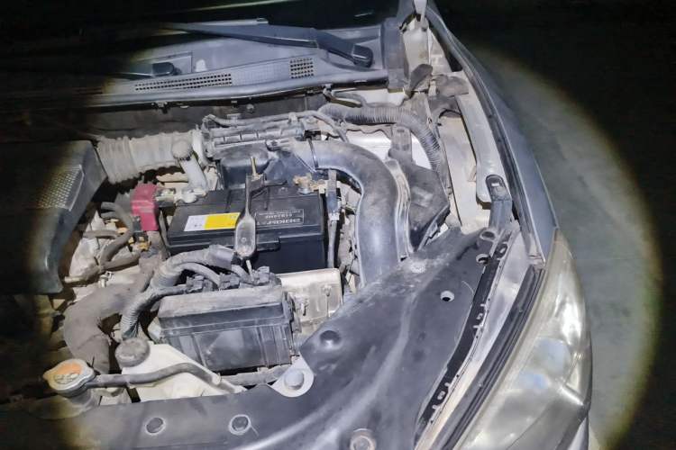Used Nissan Sylphy 2012 1.6 XL Manual Luxury Edition Engine Bay Left