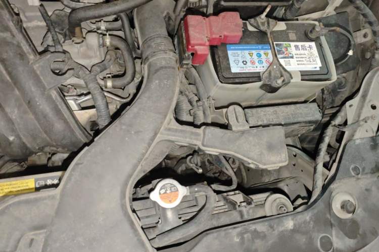 Used Nissan Sylphy 2012 Classic 1.6XE Automatic Comfort Edition Engine Bay Left