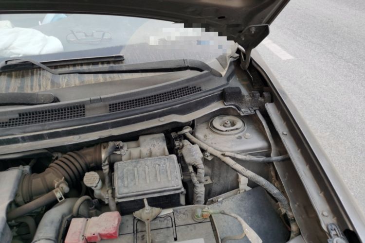 Used Nissan Sylphy 2012 Classic 1.6XE Automatic Comfort Edition Engine Bay Left