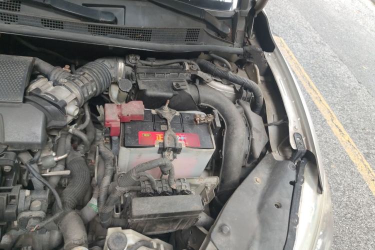 Used Nissan Sylphy 2012 1.8XL CVT Luxury Edition Engine Bay Left