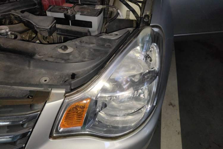 Used Nissan Sylphy 2012 Classic 1.6XE Manual Comfort Edition Engine Bay Left