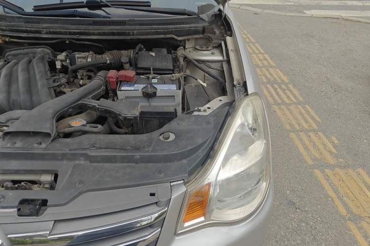Used Nissan Sylphy 2012 Classic 1.6XE Manual Comfort Edition Engine Bay Left