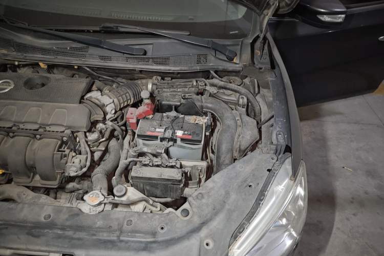 Used Nissan Sylphy 2012 1.8XL CVT Luxury Edition Engine Bay Left
