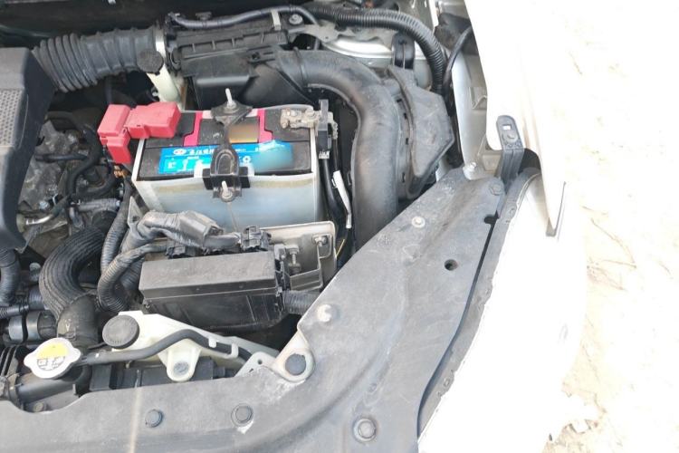 Used Nissan Sylphy 2012 1.6 XL CVT Luxury Edition Engine Bay Left