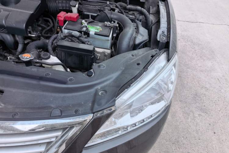 Used Nissan Sylphy 2012 1.6 XL Manual Luxury Edition Engine Bay Left