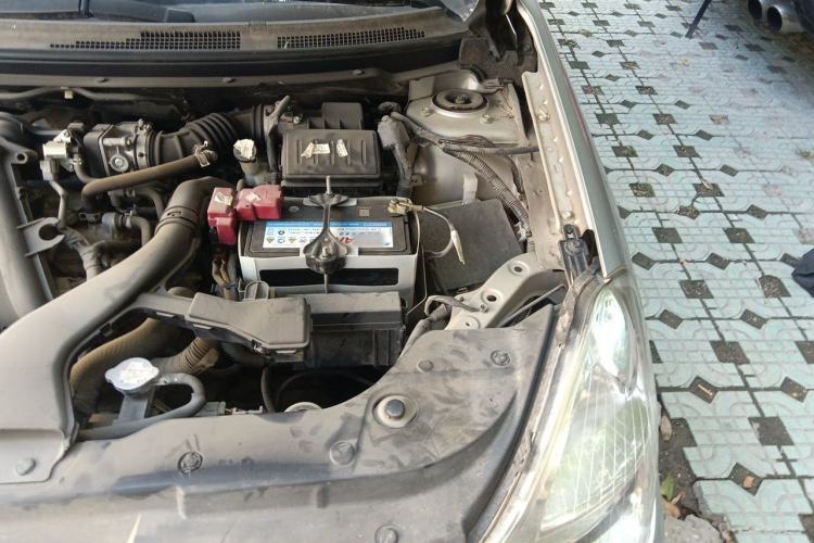 Used Nissan Sylphy 2012 Classic 1.6XE Manual Comfort Edition Engine Bay Left