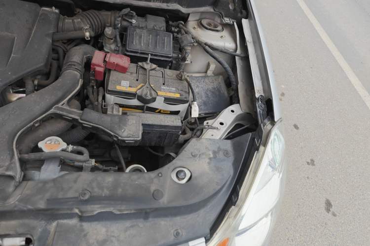 Used Nissan Sylphy 2012 Classic 1.6XE Manual Comfort Edition Engine Bay Left