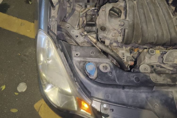 Used Nissan Sylphy 2012 Classic 1.6XE Automatic Comfort Edition Engine Bay Right