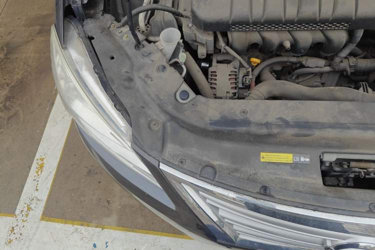 Used Nissan Sylphy 2012 1.6 XL CVT Luxury Edition Engine Bay Right