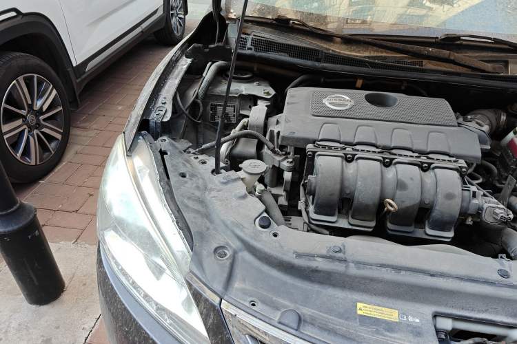 Used Nissan Sylphy 2012 1.8XL CVT Luxury Edition Engine Bay Right