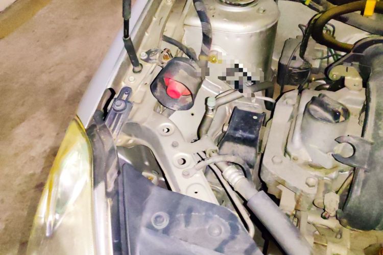 Used Nissan Sylphy 2012 Classic 1.6XE Automatic Comfort Edition Engine Bay Right