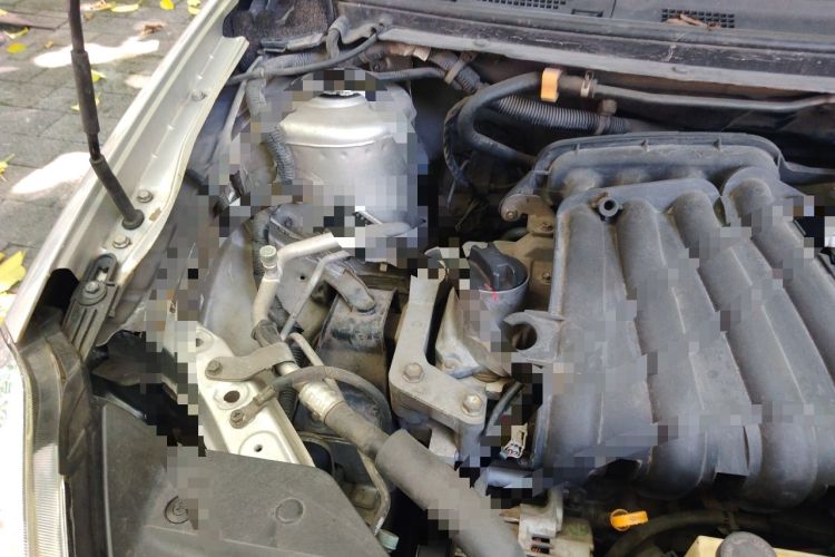 Used Nissan Sylphy 2012 Classic 1.6XE Automatic Comfort Edition Engine Bay Right