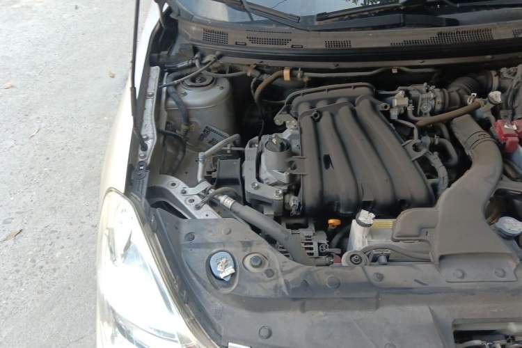 Used Nissan Sylphy 2012 Classic 1.6XE Manual Comfort Edition Engine Bay Right