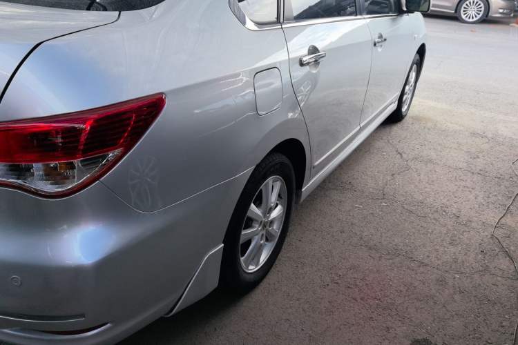 Used Nissan Sylphy 2012 Classic 1.6XE Manual Comfort Edition Exterior 2