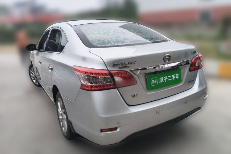Used Nissan Sylphy 2012 1.8XL Manual Luxury Edition Exterior 3