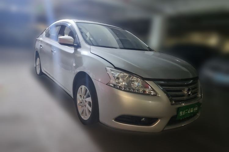 Used Nissan Sylphy 2012 1.6 XL Manual Luxury Edition Front Right 45 Deg