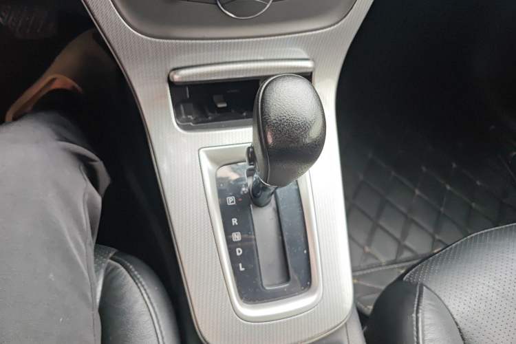 Used Nissan Sylphy 2012 1.8XL CVT Luxury Edition Gear Lever