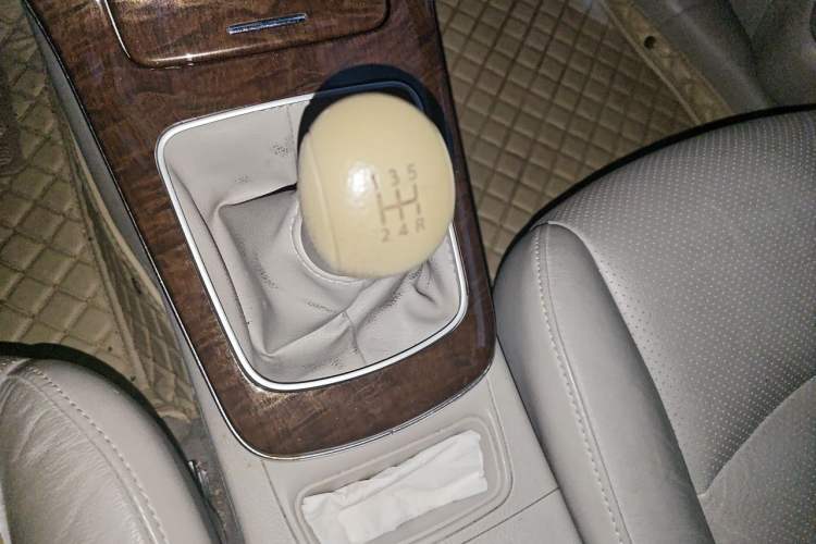 Used Nissan Sylphy 2012 1.6 XL Manual Luxury Edition Gear Lever