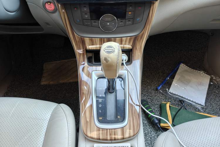 Used Nissan Sylphy 2012 1.8XL CVT Luxury Edition Gear Lever