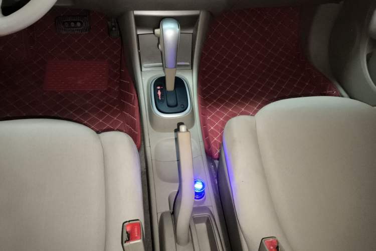 Used Nissan Sylphy 2012 Classic 1.6XE Automatic Comfort Edition Gear Lever