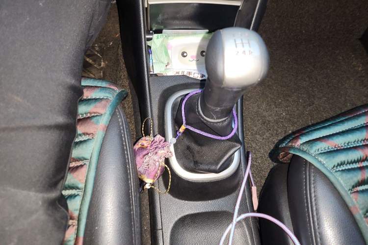 Used Nissan Sylphy 2012 Classic 1.6XE Manual Comfort Edition Gear Lever